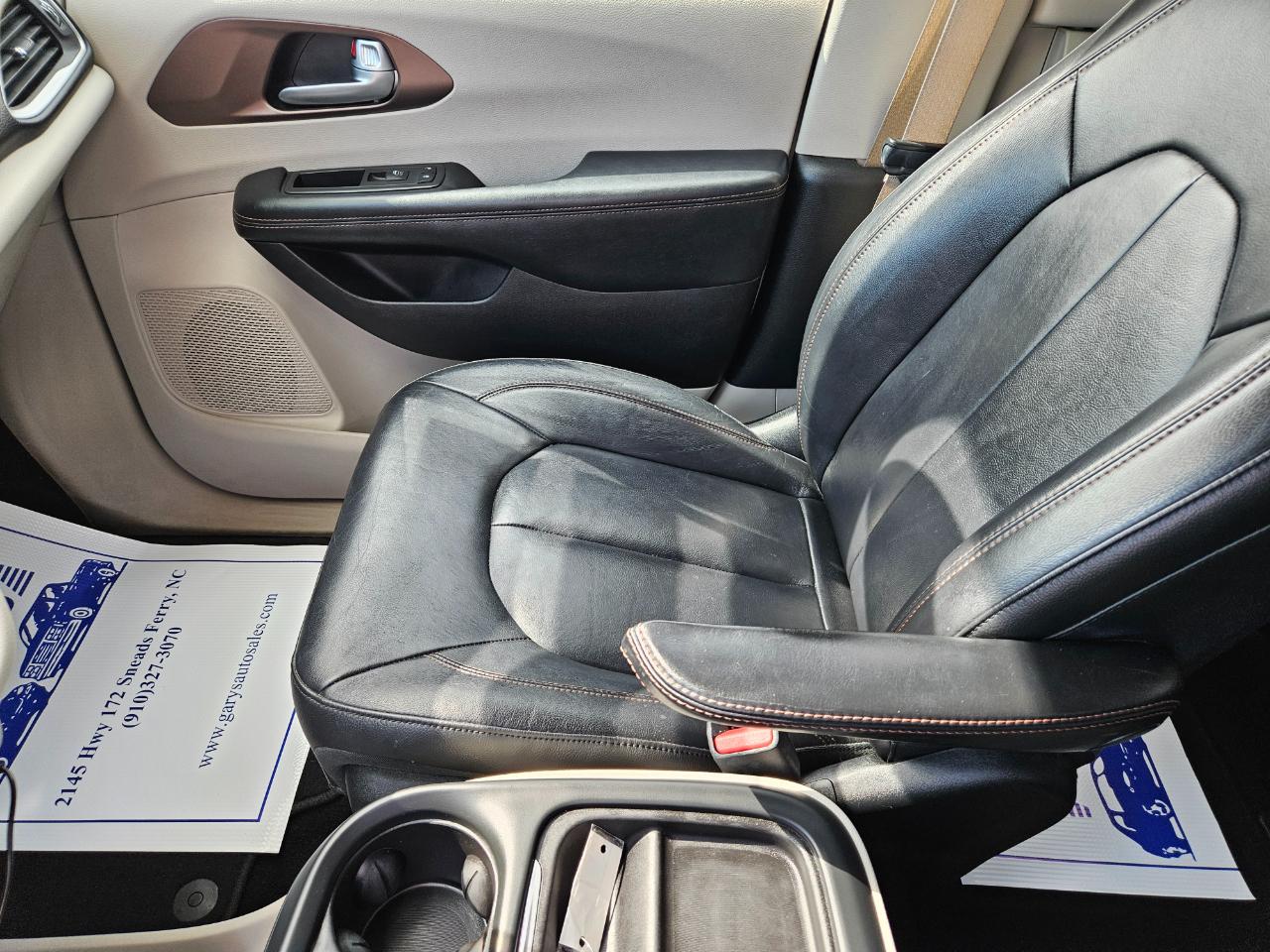 Chrysler Pacifica Touring-L FWD 2017