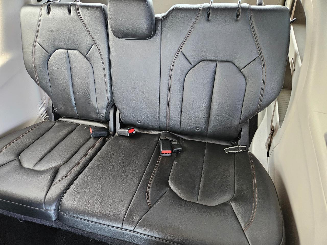 Chrysler Pacifica Touring-L FWD 2017