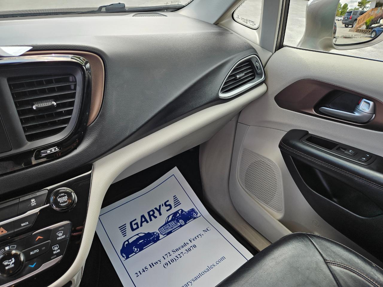 Chrysler Pacifica Touring-L FWD 2017