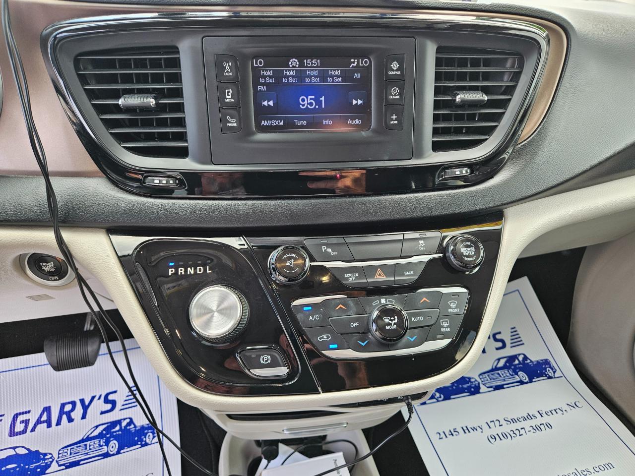 Chrysler Pacifica Touring-L FWD 2017
