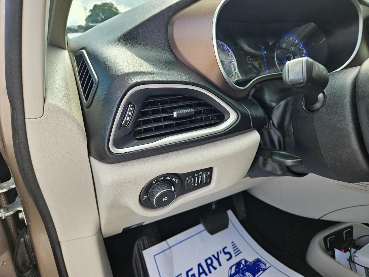 Chrysler Pacifica Touring-L FWD 2017