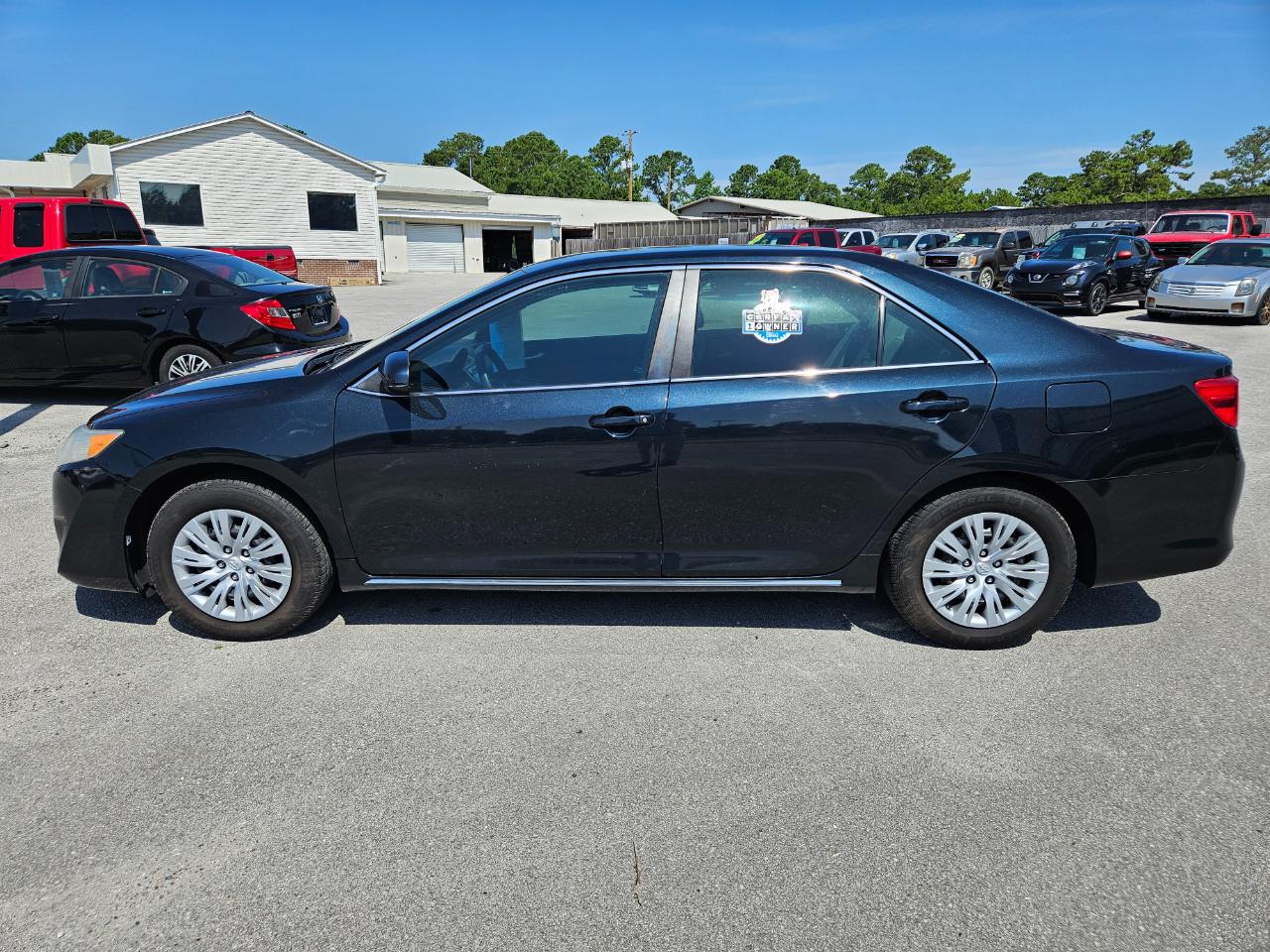 Toyota Camry 4dr Sdn I4 Auto LE (Natl) 2012