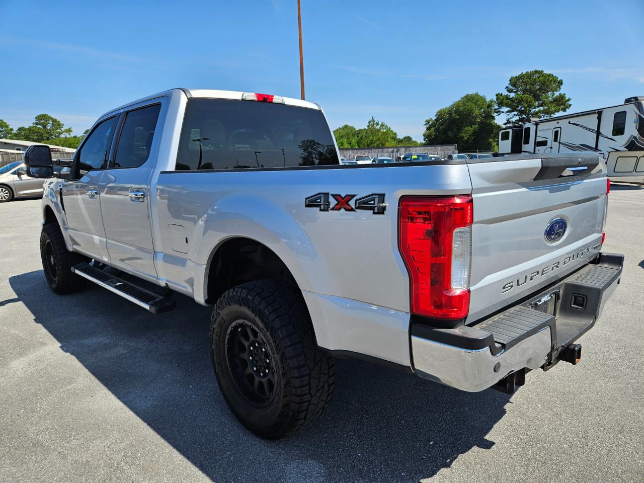 Ford Super Duty F-250 SRW XLT 4WD Crew Cab 6.75' Box 2017