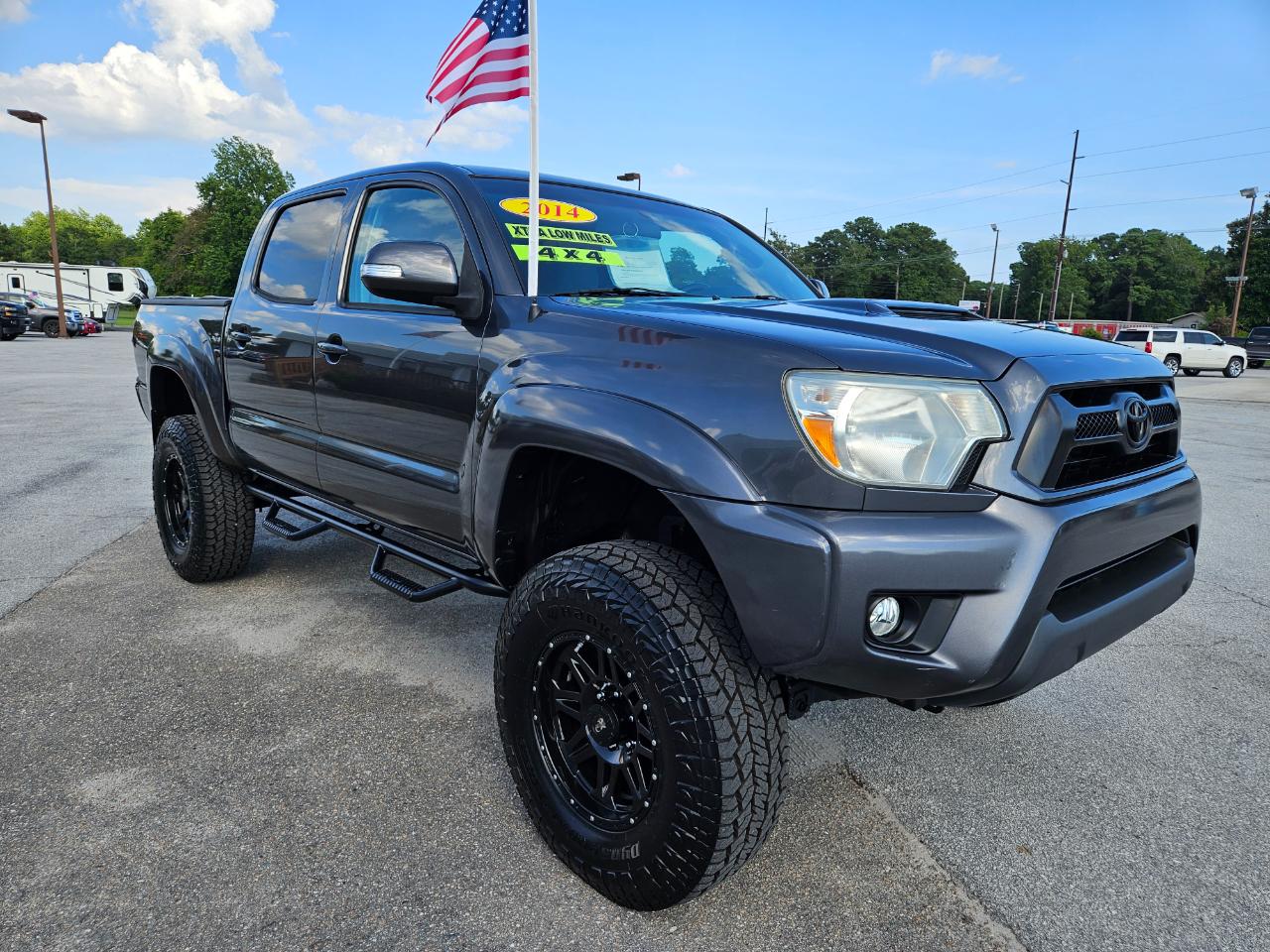 Toyota Tacoma 4WD Double Cab V6 AT (Natl) 2014