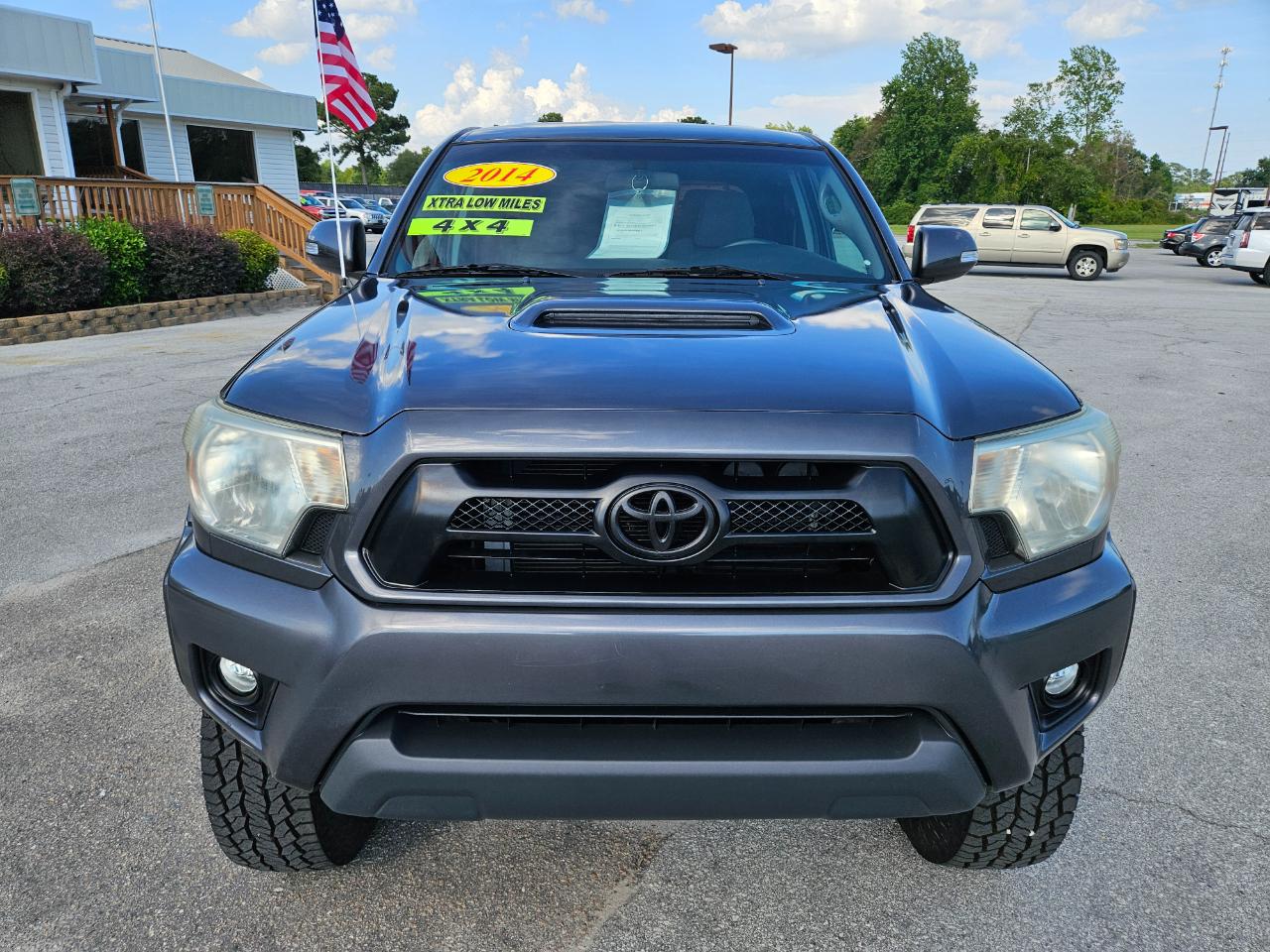 Toyota Tacoma 4WD Double Cab V6 AT (Natl) 2014