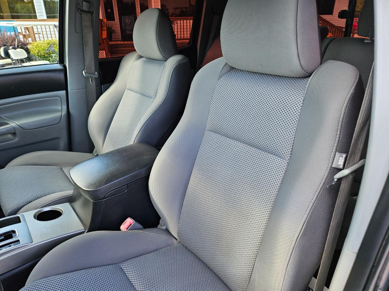 Toyota Tacoma 4WD Double Cab V6 AT (Natl) 2014