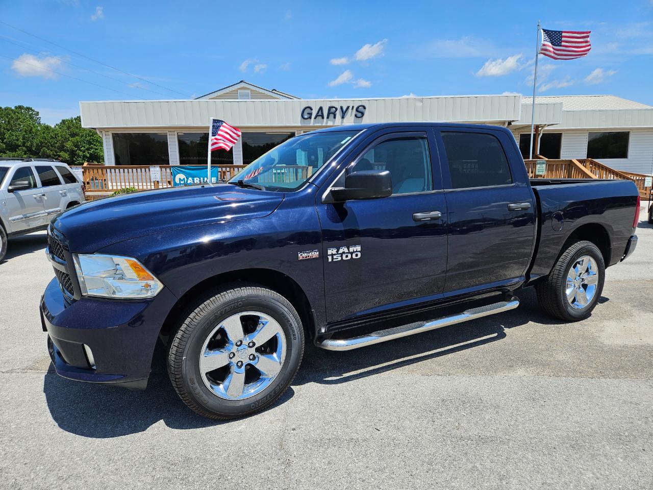 RAM 1500 4WD Crew Cab 140.5" Express 2016
