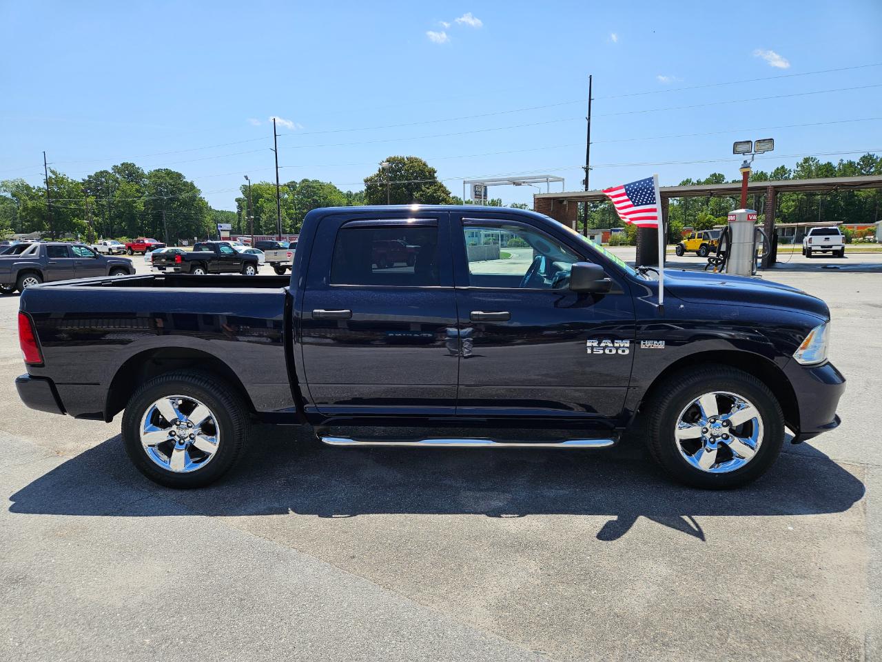 RAM 1500 4WD Crew Cab 140.5" Express 2016