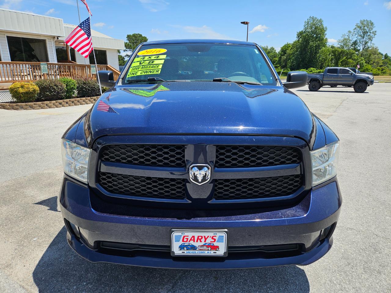 RAM 1500 4WD Crew Cab 140.5" Express 2016