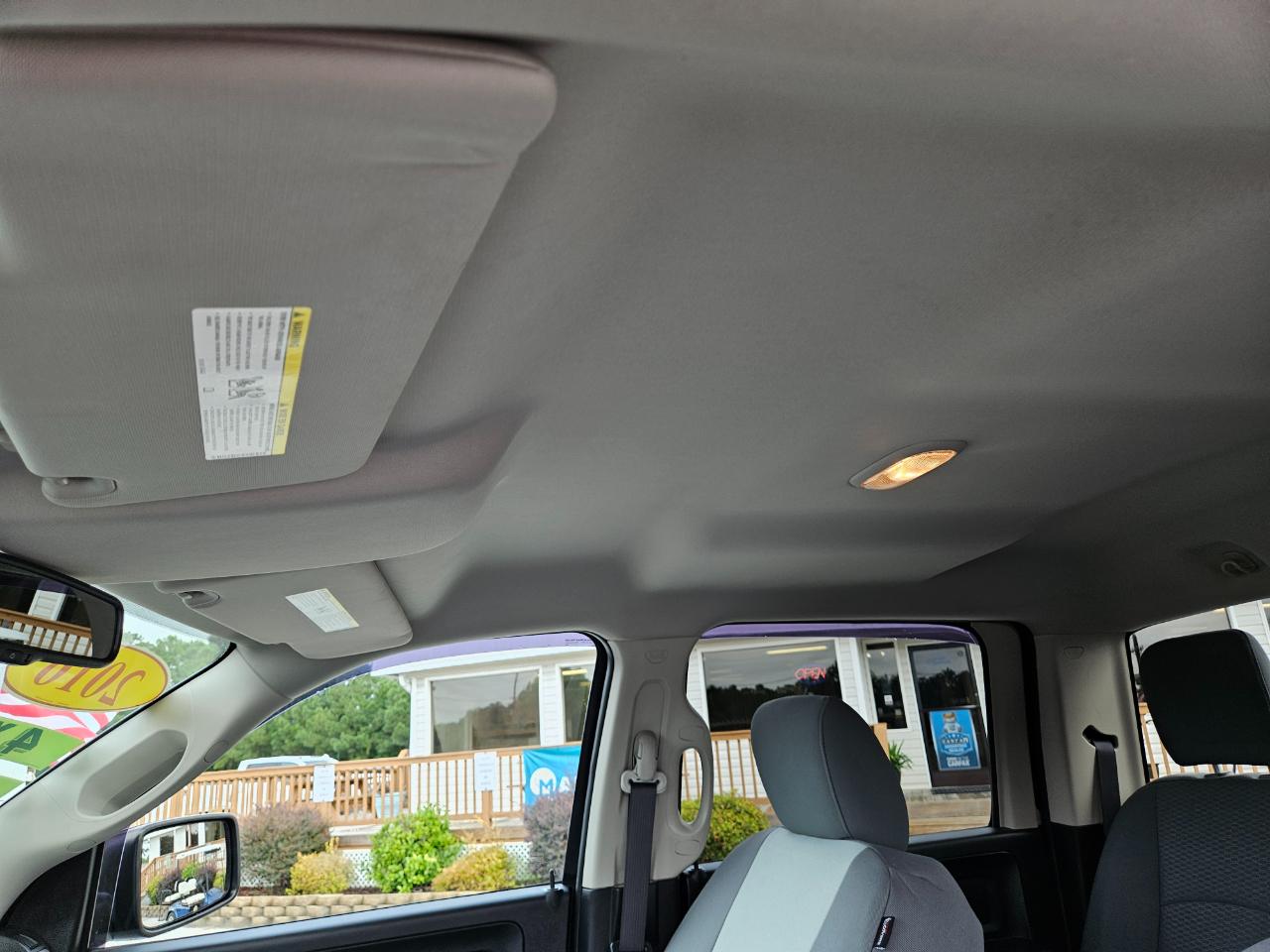 RAM 1500 4WD Crew Cab 140.5" Express 2016