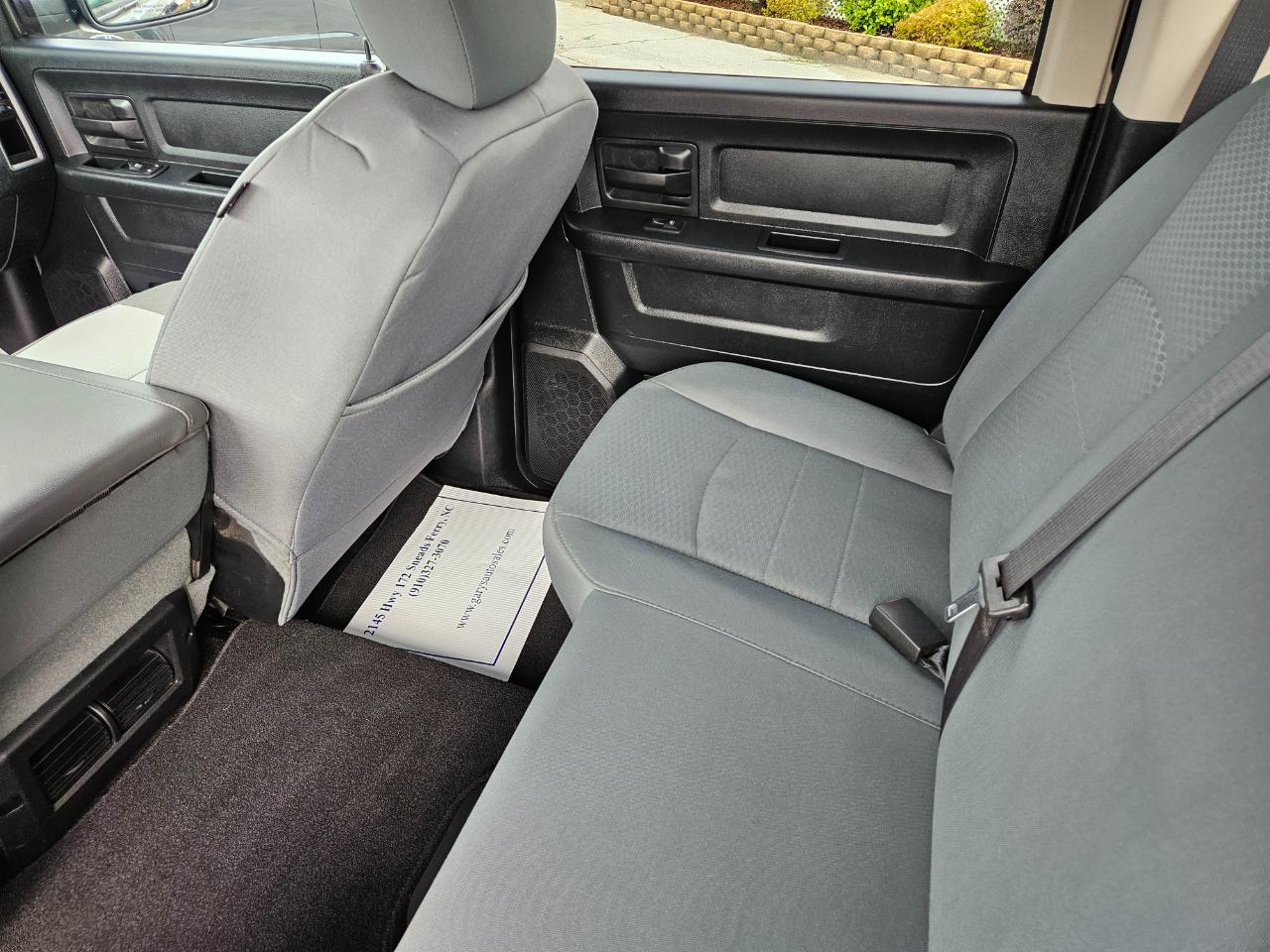 RAM 1500 4WD Crew Cab 140.5" Express 2016