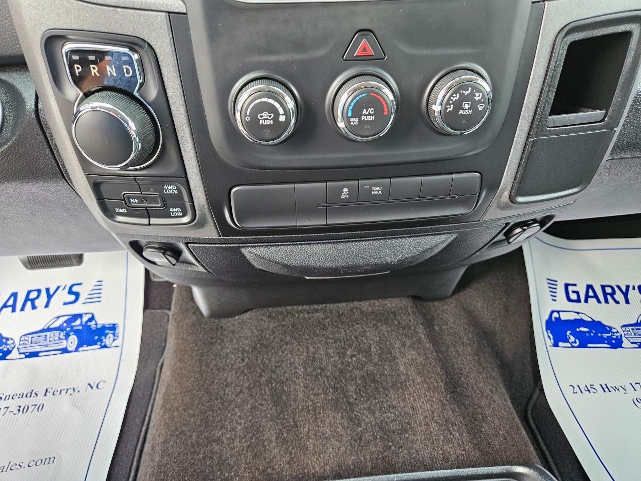 RAM 1500 4WD Crew Cab 140.5" Express 2016