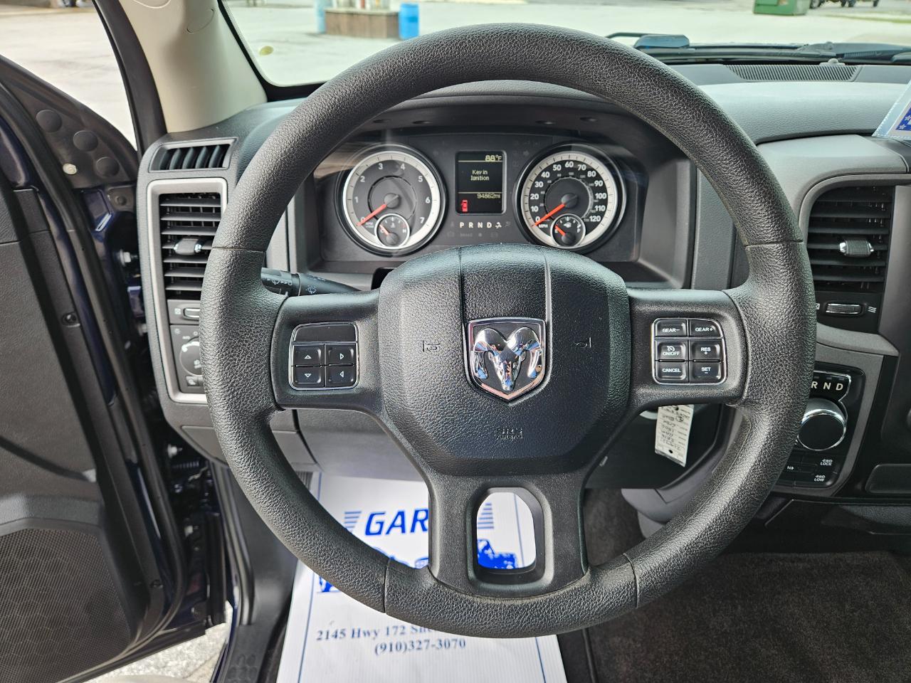 RAM 1500 4WD Crew Cab 140.5" Express 2016