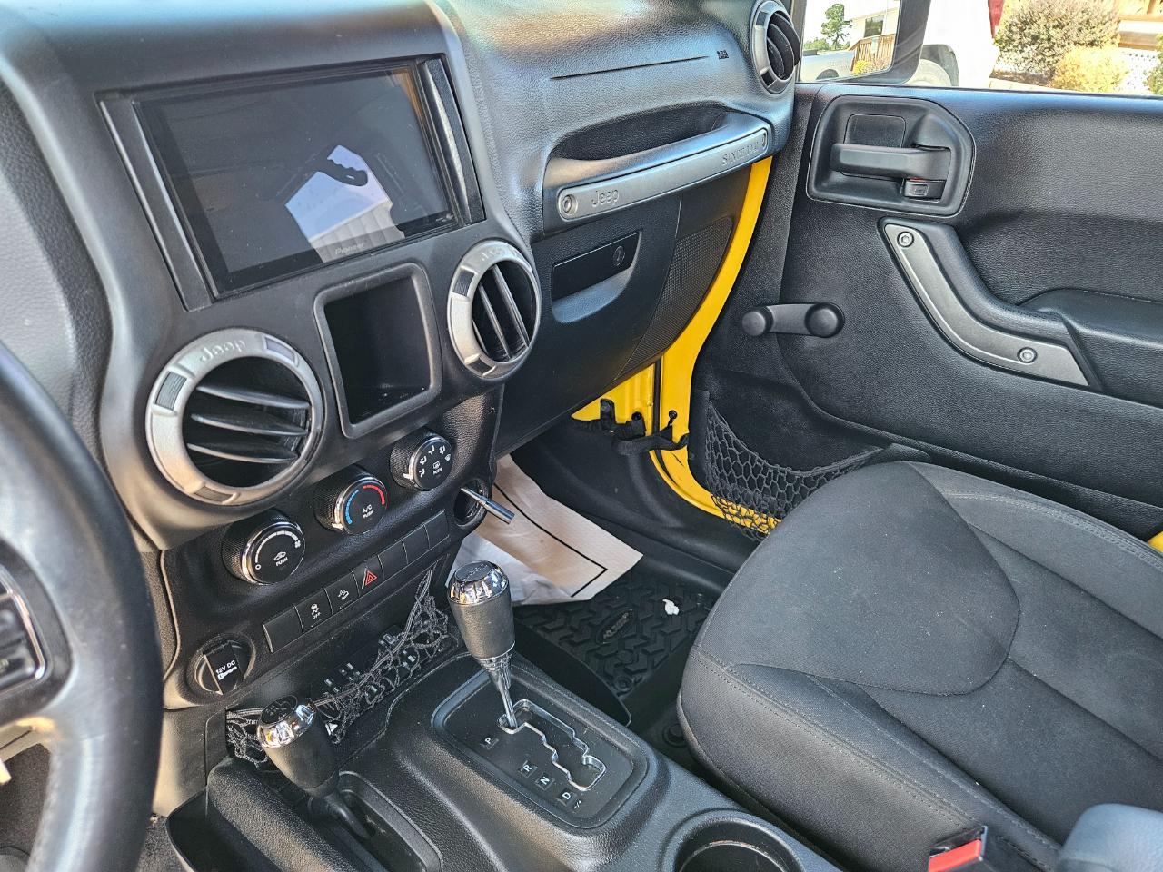 Jeep Wrangler Unlimited 4WD 4dr Sport 2015