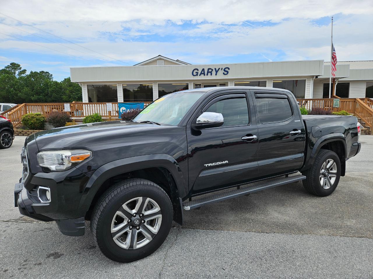 Toyota Tacoma Limited Double Cab 5' Bed V6 4x4 AT (Natl) 2017