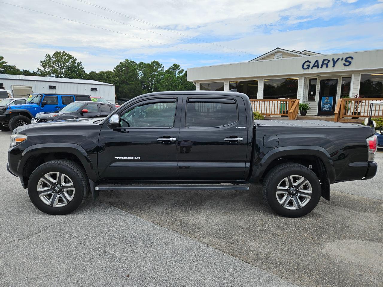 Toyota Tacoma Limited Double Cab 5' Bed V6 4x4 AT (Natl) 2017