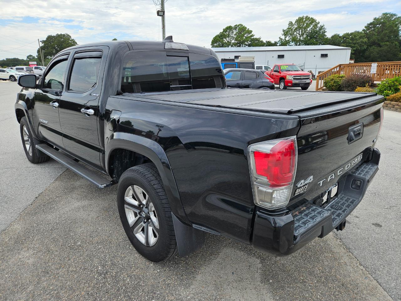 Toyota Tacoma Limited Double Cab 5' Bed V6 4x4 AT (Natl) 2017
