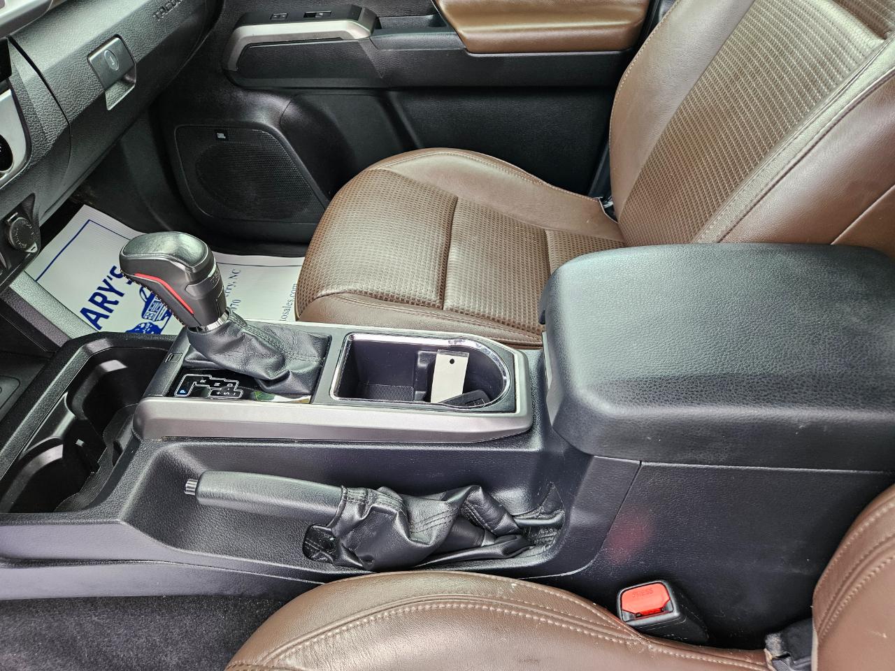 Toyota Tacoma Limited Double Cab 5' Bed V6 4x4 AT (Natl) 2017