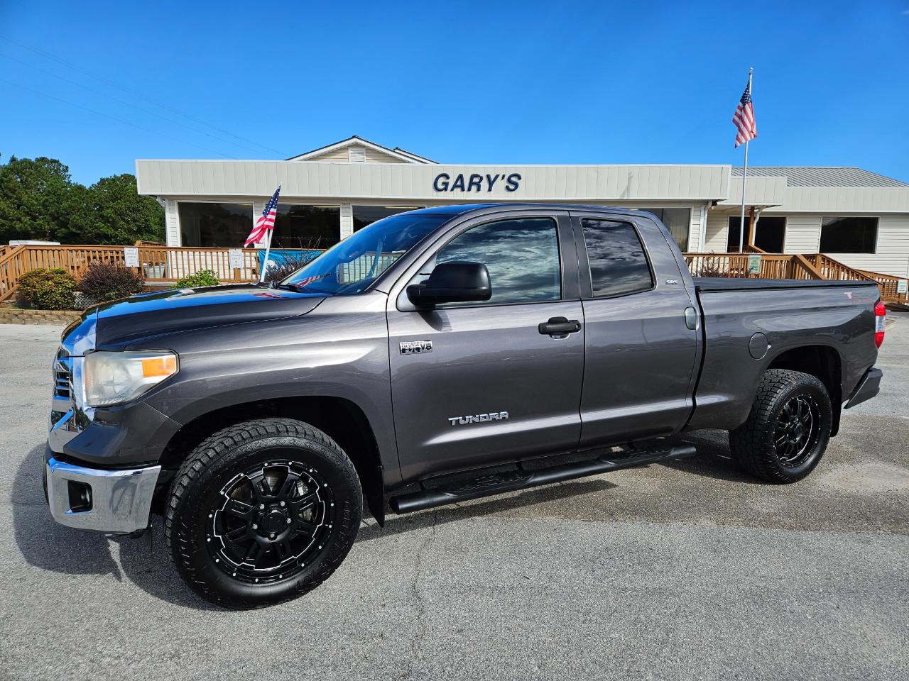 Toyota Tundra 4WD Truck Dbl LB 5.7L V8 6-Spd AT SR5 (Natl) 2016