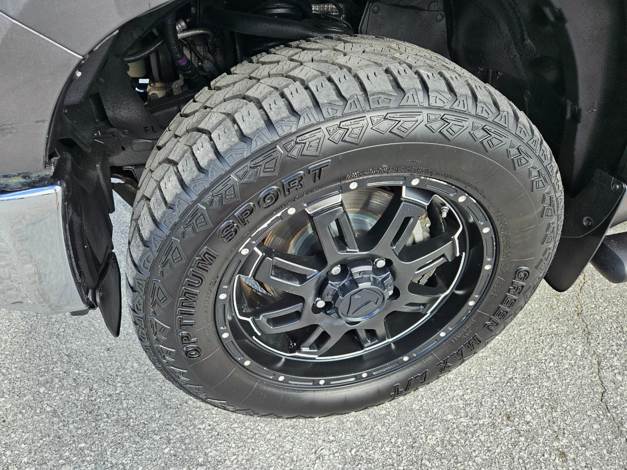 Toyota Tundra 4WD Truck Dbl LB 5.7L V8 6-Spd AT SR5 (Natl) 2016