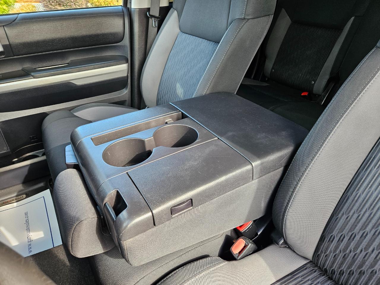 Toyota Tundra 4WD Truck Dbl LB 5.7L V8 6-Spd AT SR5 (Natl) 2016