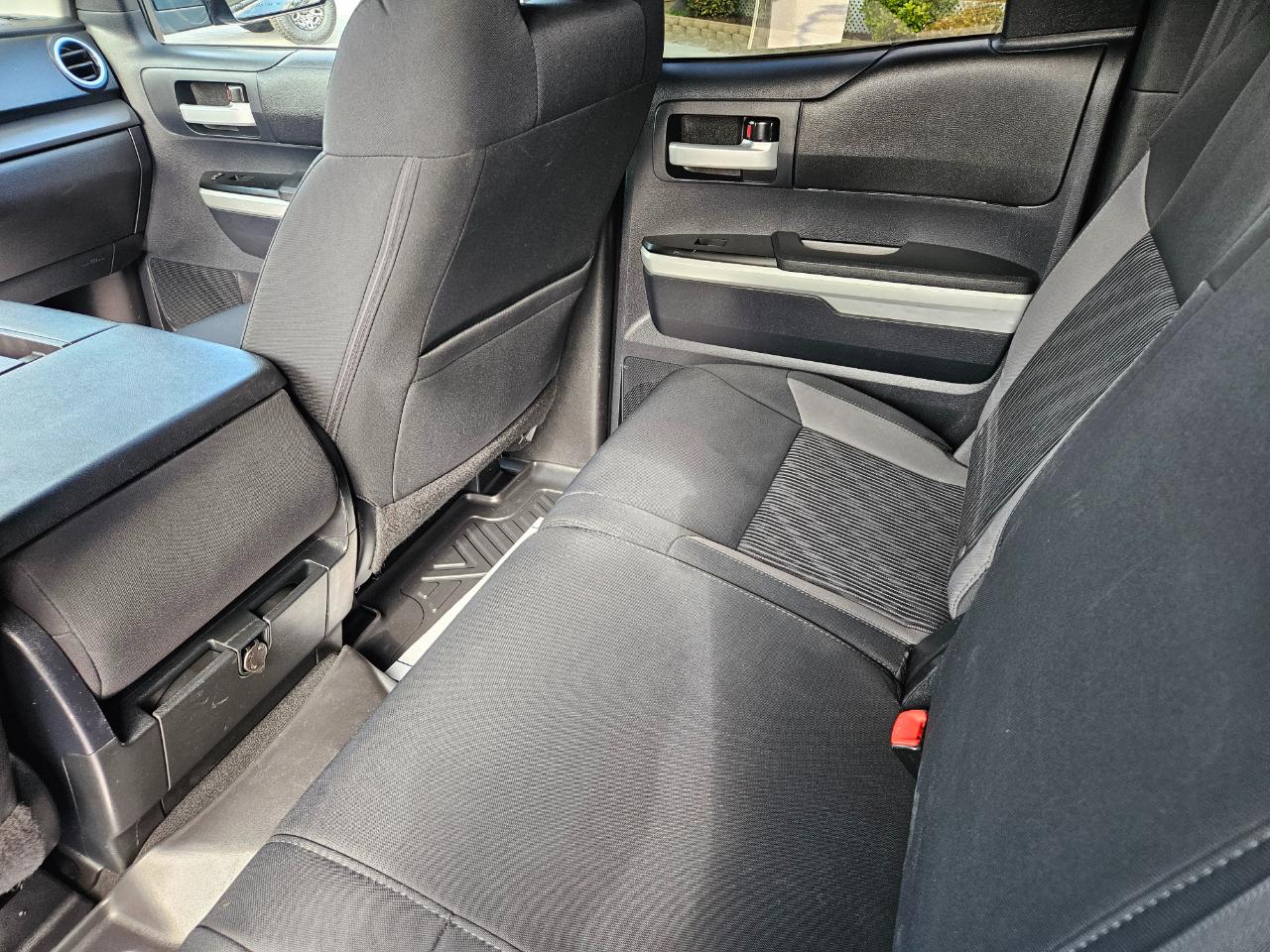 Toyota Tundra 4WD Truck Dbl LB 5.7L V8 6-Spd AT SR5 (Natl) 2016