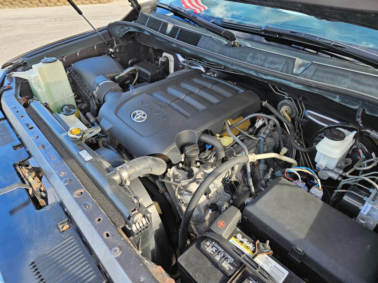 Toyota Tundra 4WD Truck Dbl LB 5.7L V8 6-Spd AT SR5 (Natl) 2016