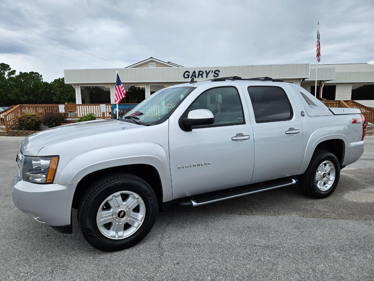 Chevrolet Avalanche 4WD Crew Cab LT 2013