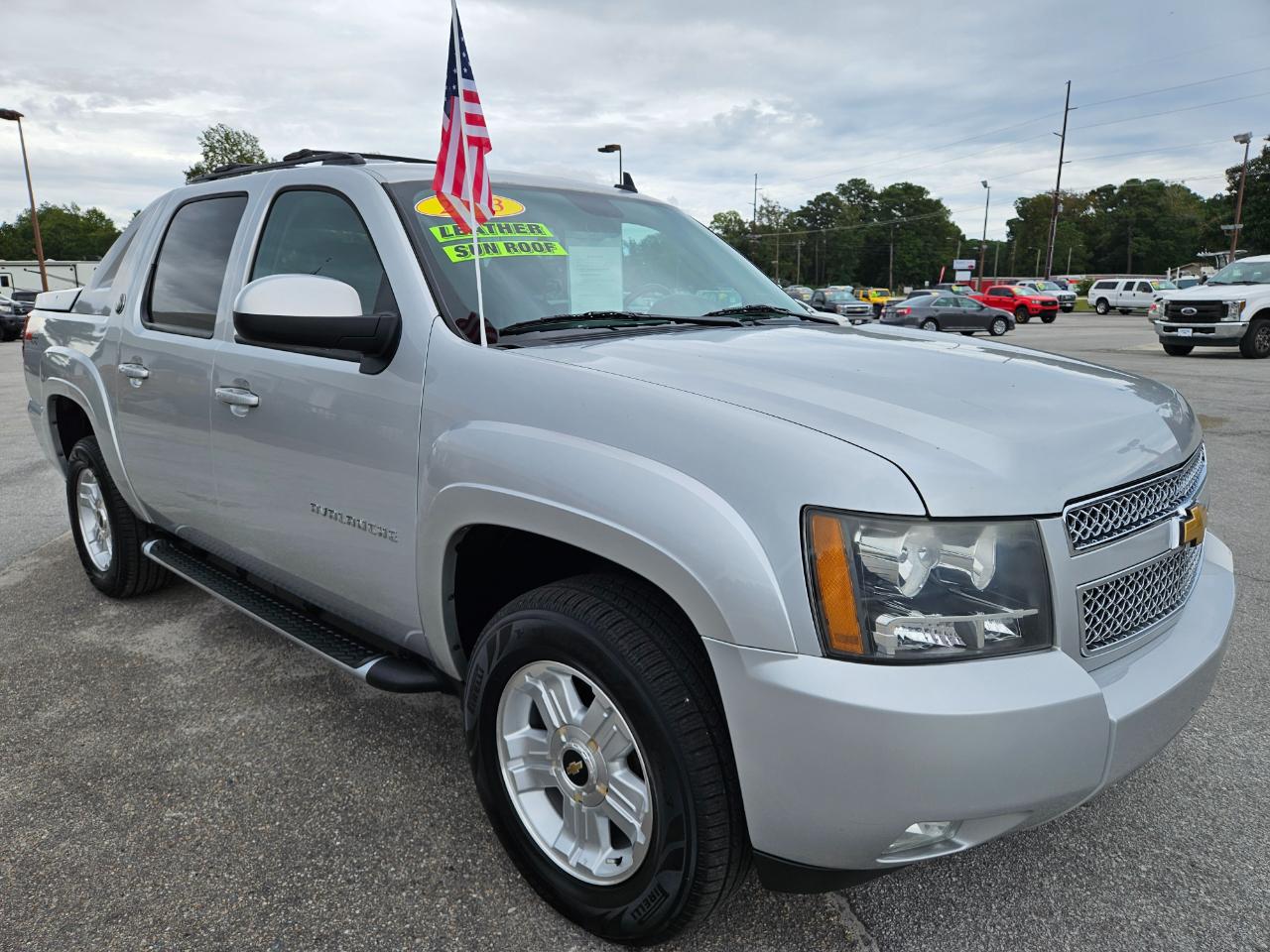 Chevrolet Avalanche 4WD Crew Cab LT 2013