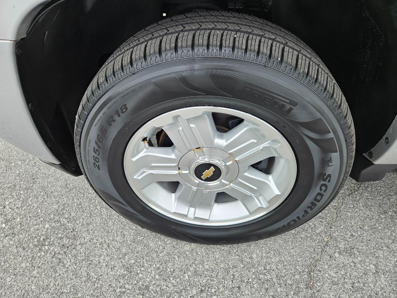 Chevrolet Avalanche 4WD Crew Cab LT 2013
