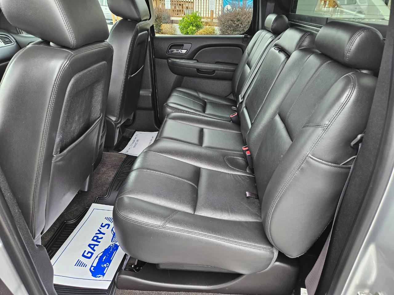 Chevrolet Avalanche 4WD Crew Cab LT 2013
