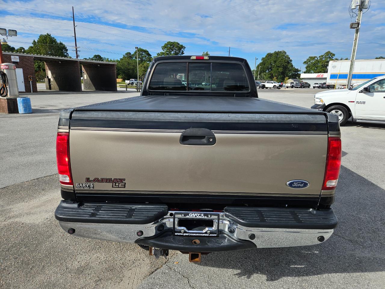 Ford Super Duty F-350 DRW Crew Cab 172" Lariat 4WD 2004