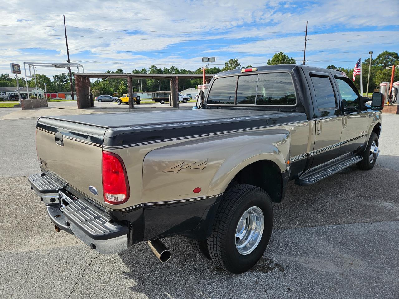 Ford Super Duty F-350 DRW Crew Cab 172" Lariat 4WD 2004
