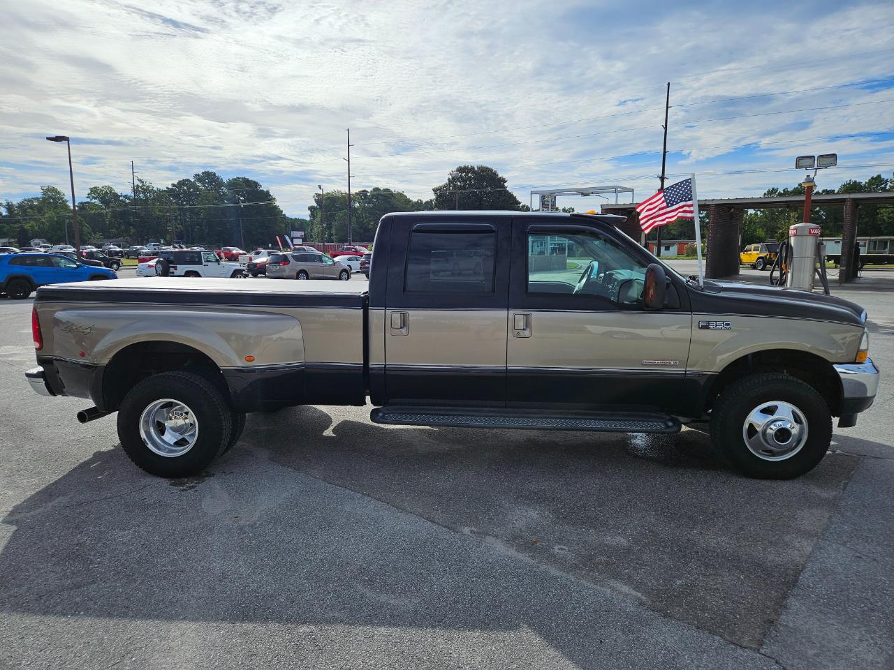 Ford Super Duty F-350 DRW Crew Cab 172" Lariat 4WD 2004