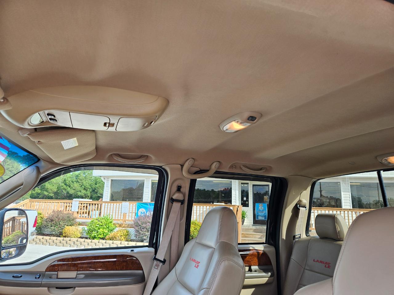 Ford Super Duty F-350 DRW Crew Cab 172" Lariat 4WD 2004