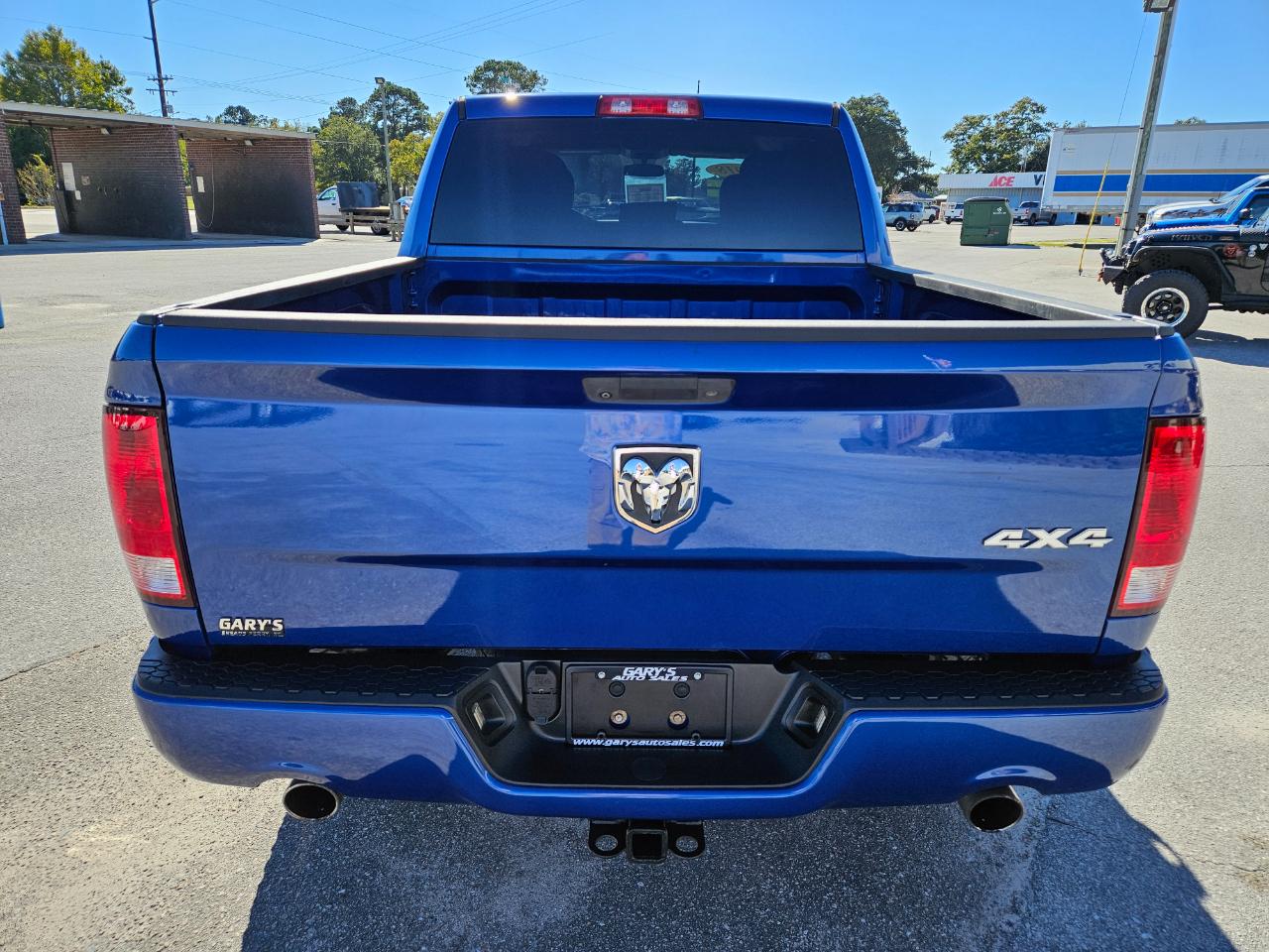 RAM 1500 Express 4x4 Crew Cab 5'7" Box 2018