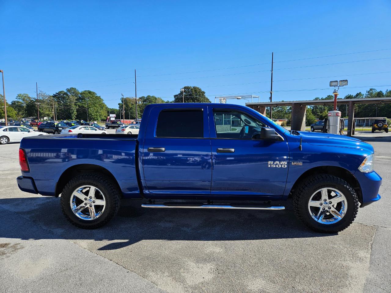 RAM 1500 Express 4x4 Crew Cab 5'7" Box 2018