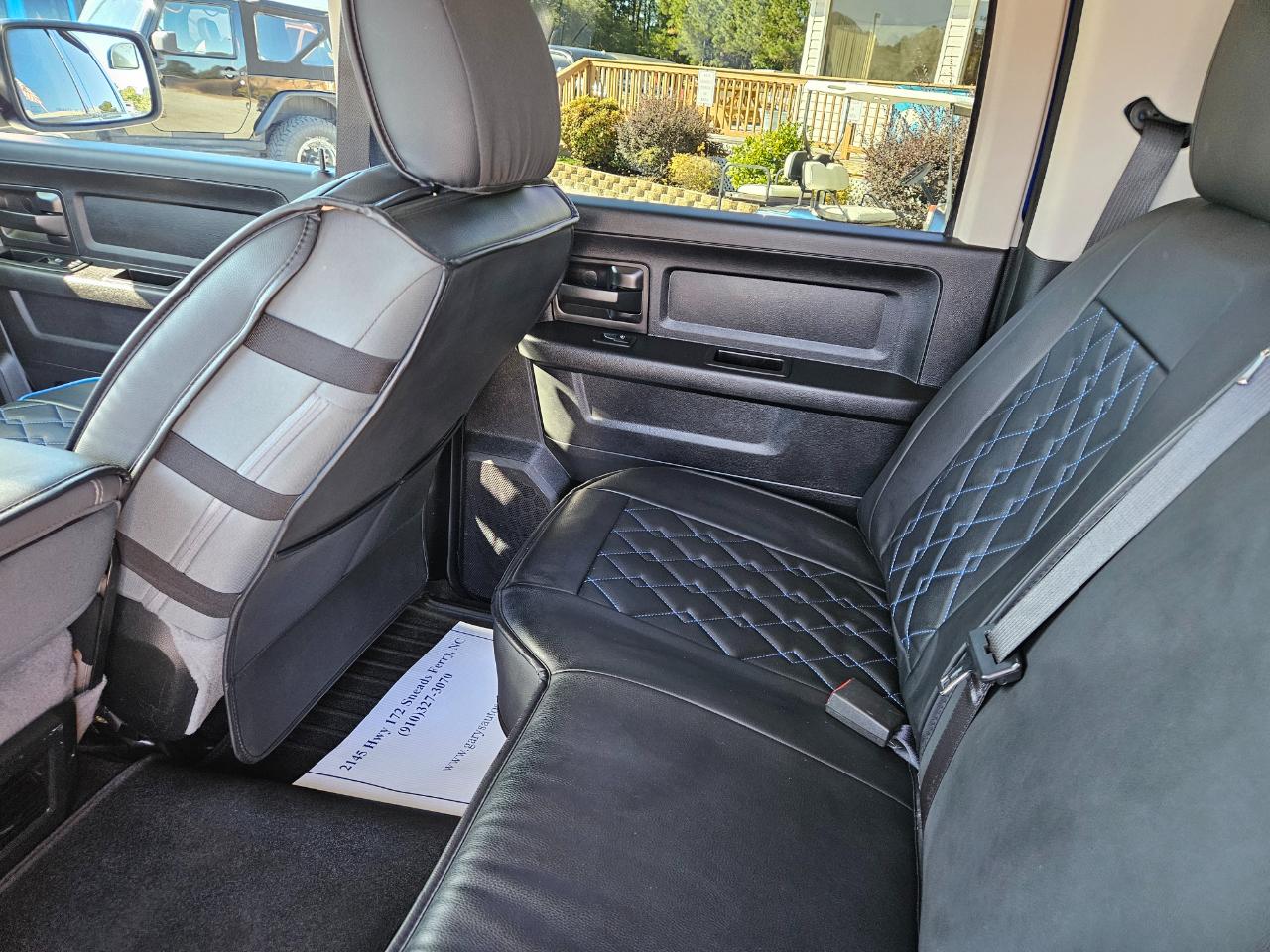 RAM 1500 Express 4x4 Crew Cab 5'7" Box 2018
