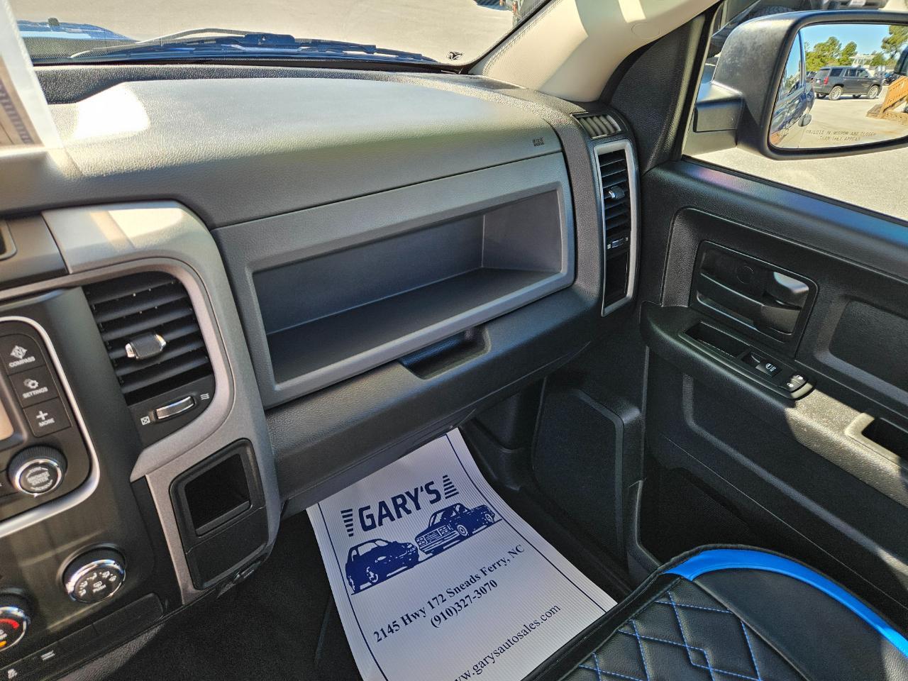 RAM 1500 Express 4x4 Crew Cab 5'7" Box 2018