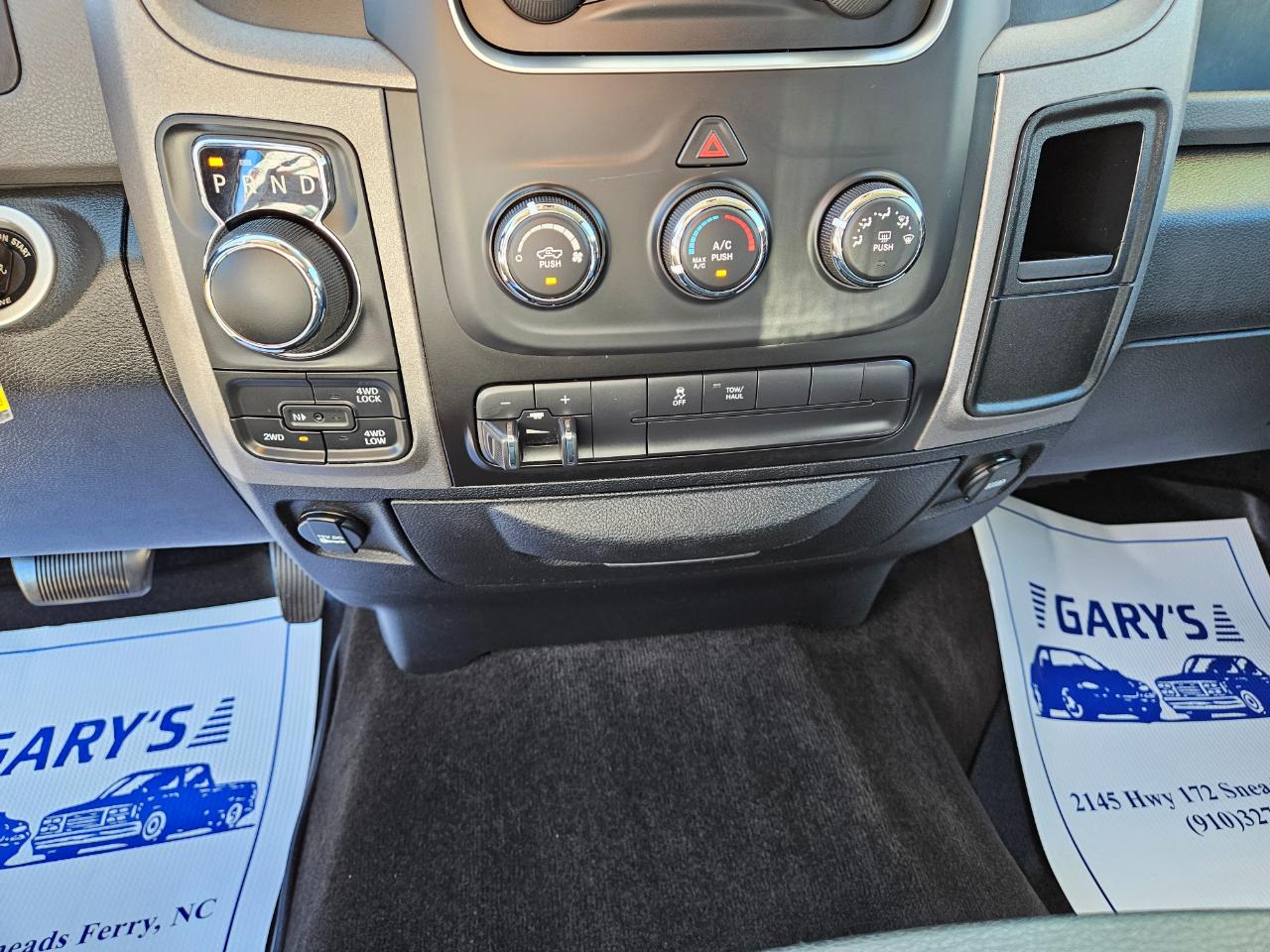 RAM 1500 Express 4x4 Crew Cab 5'7" Box 2018