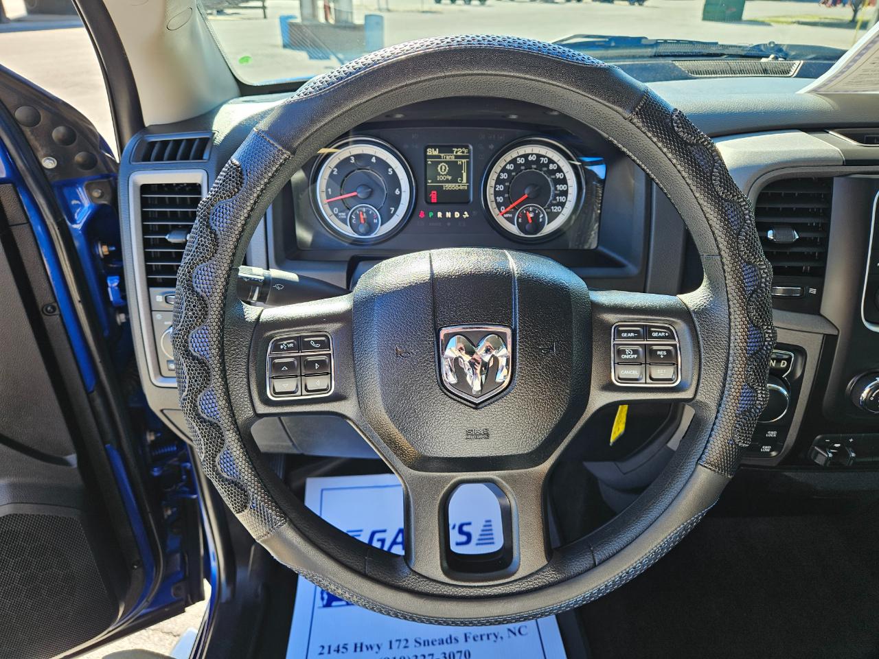 RAM 1500 Express 4x4 Crew Cab 5'7" Box 2018