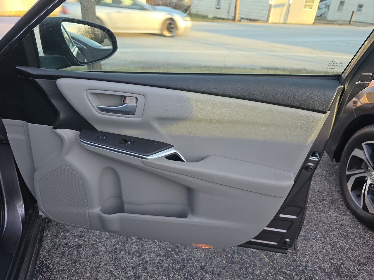 Toyota Camry 4dr Sdn I4 Auto SE w/Special Edition Pkg (Natl) 2016