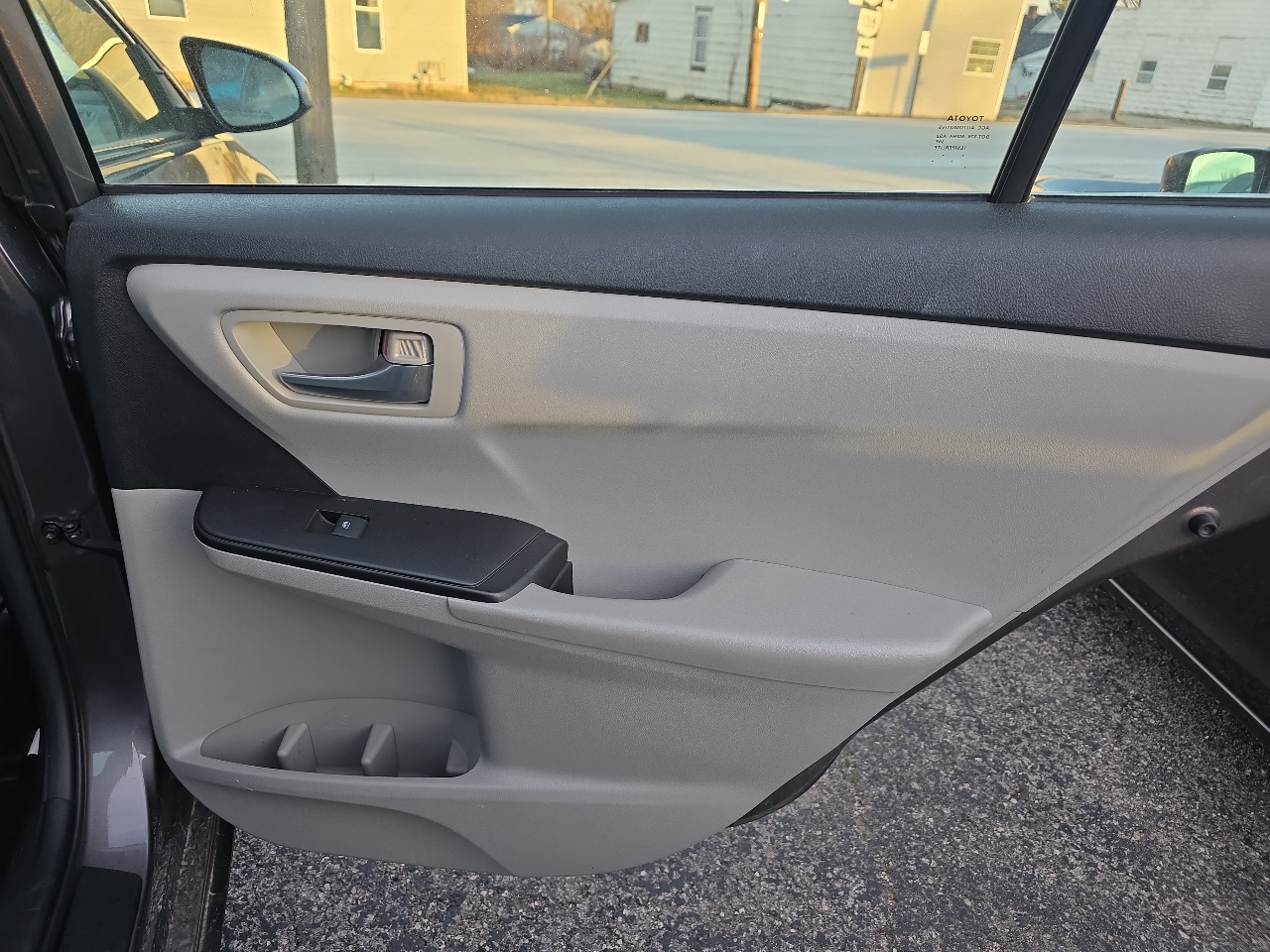 Toyota Camry 4dr Sdn I4 Auto SE w/Special Edition Pkg (Natl) 2016