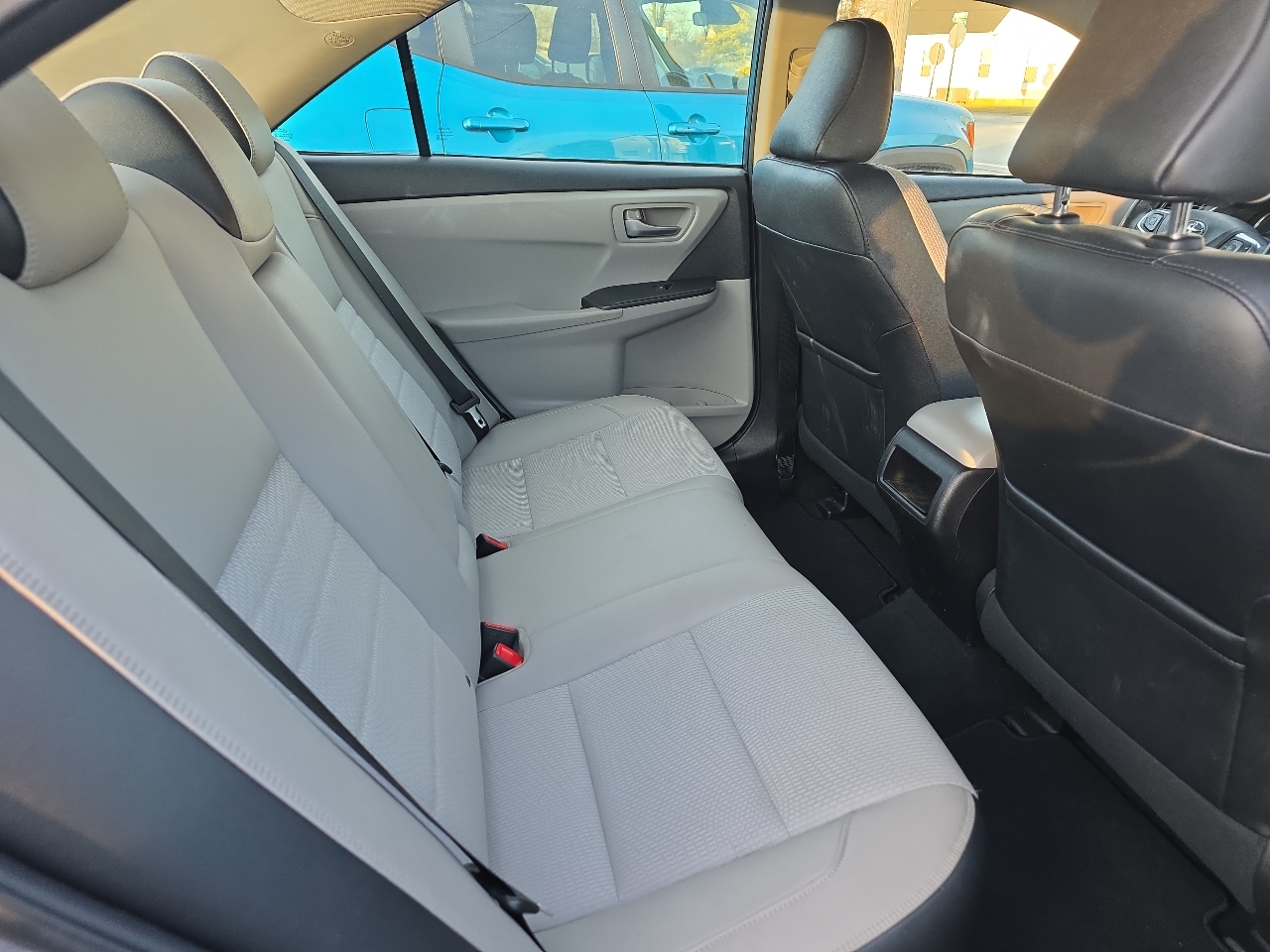 Toyota Camry 4dr Sdn I4 Auto SE w/Special Edition Pkg (Natl) 2016