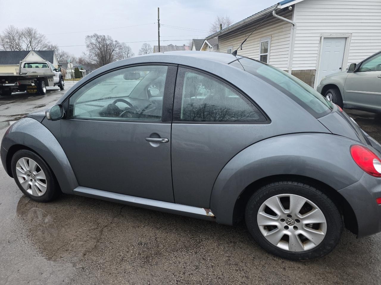 Volkswagen New Beetle Coupe 2dr 2.5L Auto 2008