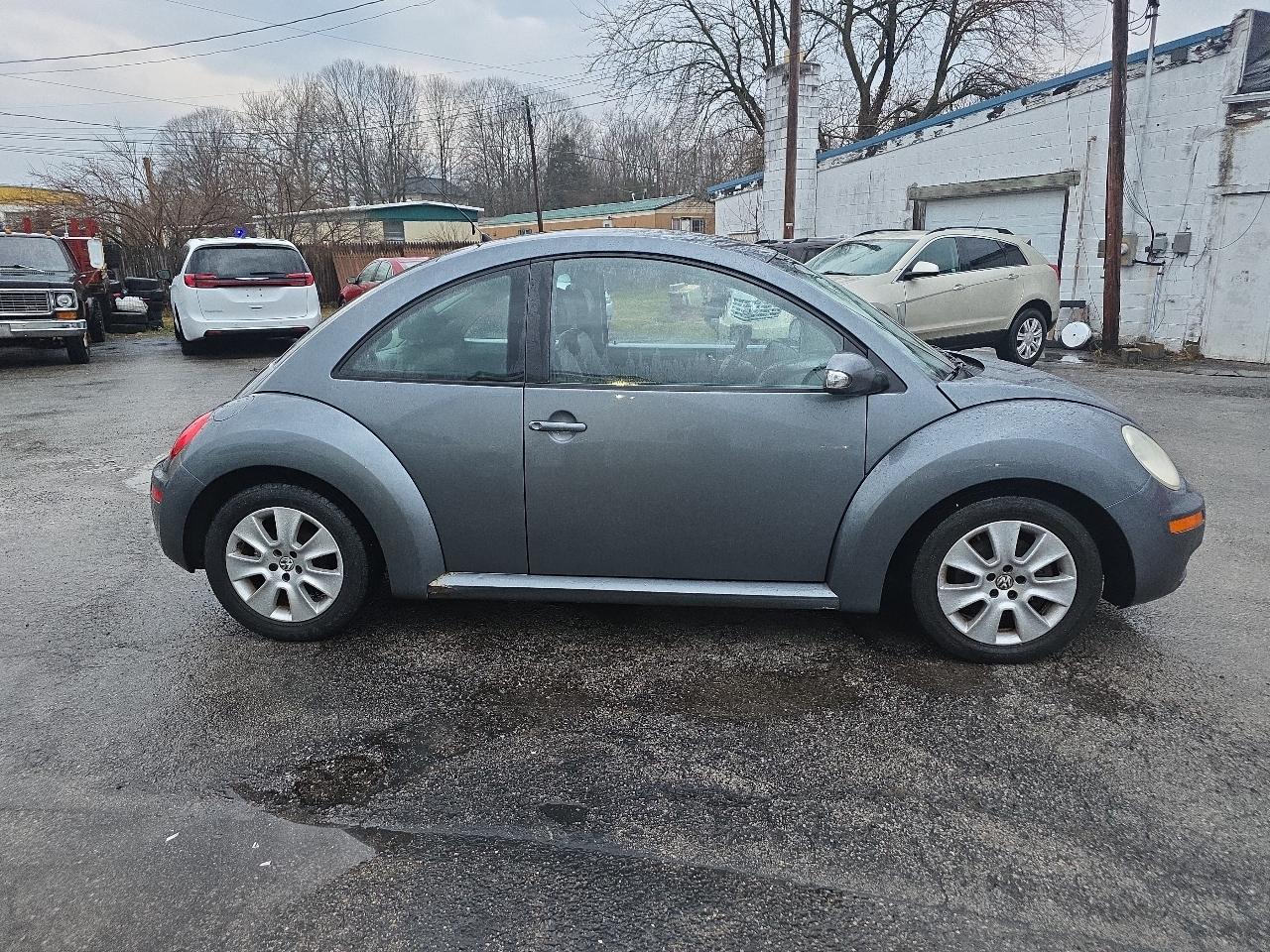 Volkswagen New Beetle Coupe 2dr 2.5L Auto 2008