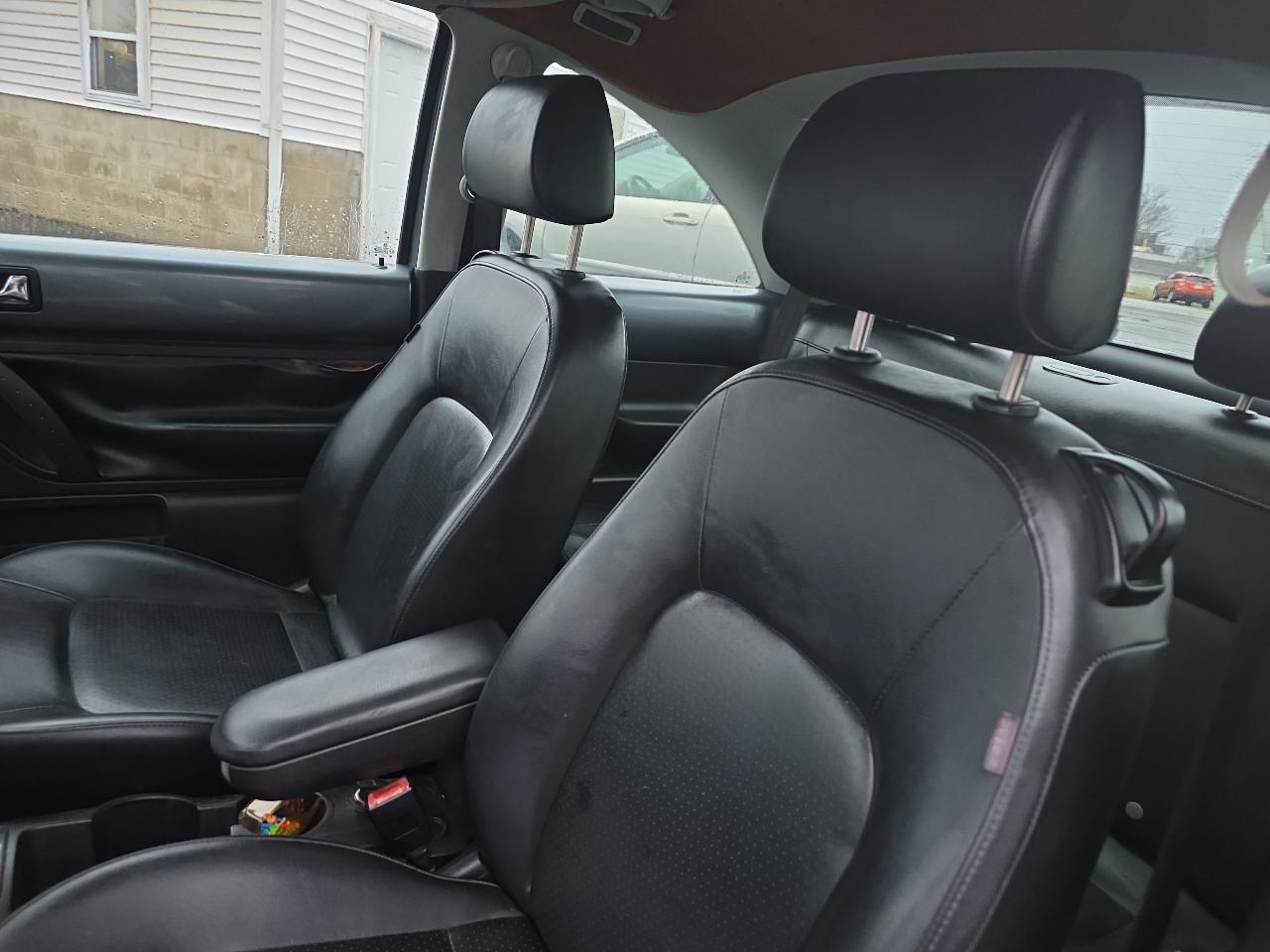 Volkswagen New Beetle Coupe 2dr 2.5L Auto 2008