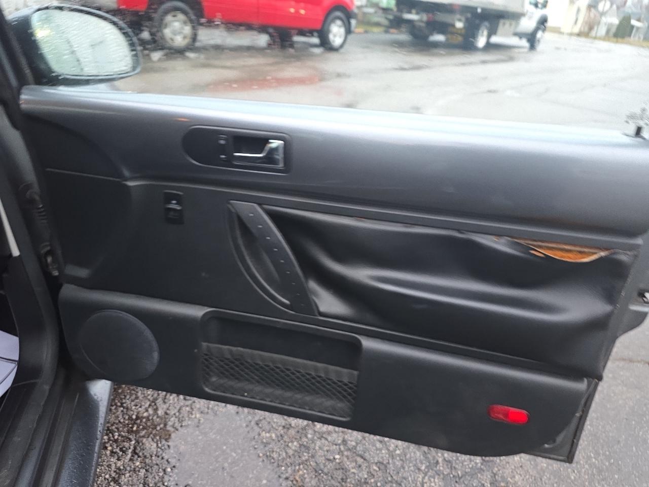 Volkswagen New Beetle Coupe 2dr 2.5L Auto 2008