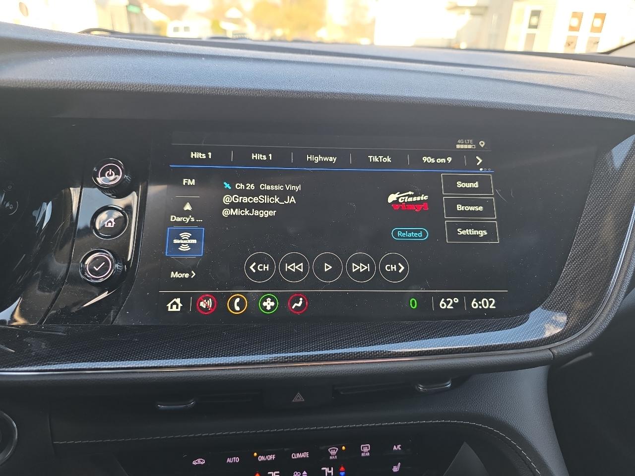 Buick Envision FWD 4dr Preferred 2022