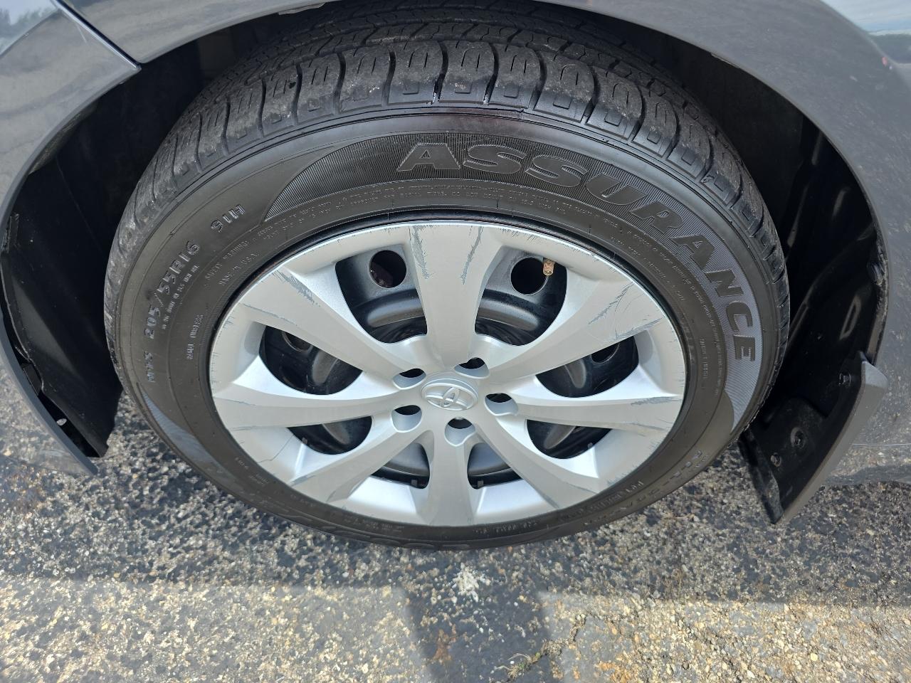 Toyota Corolla LE CVT (Natl) 2024